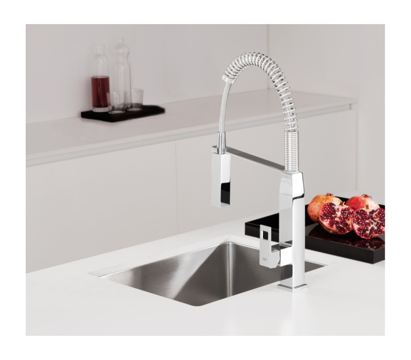 Смеситель однорычажный Grohe Eurocube для мойки (31395000) Смеситель однорычажный Grohe Eurocube для мойки (31395000)